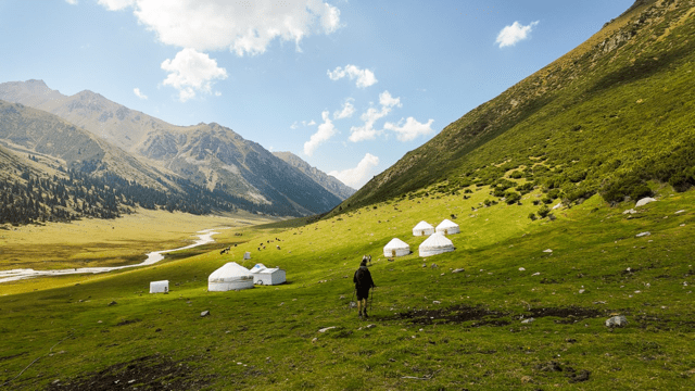 kyrgyzstan trail randonnée kirghizistan hike yurt yourte